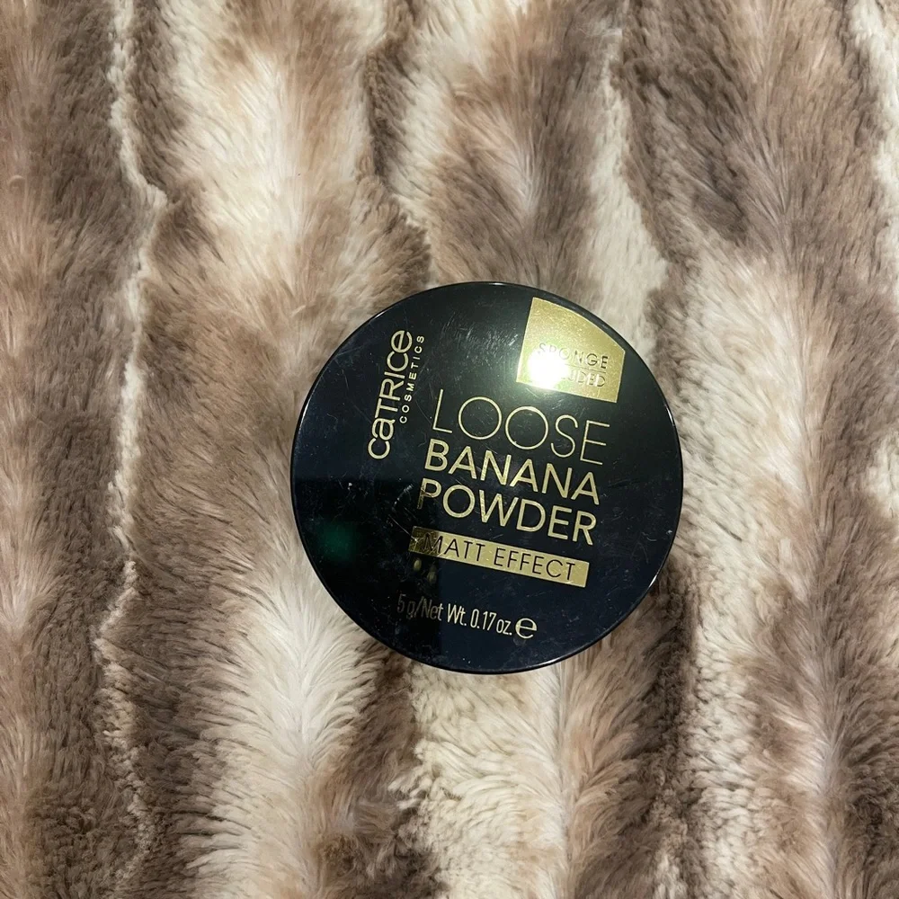Catrice Loose Banana Powder Matte Effect in Yellow Matt
